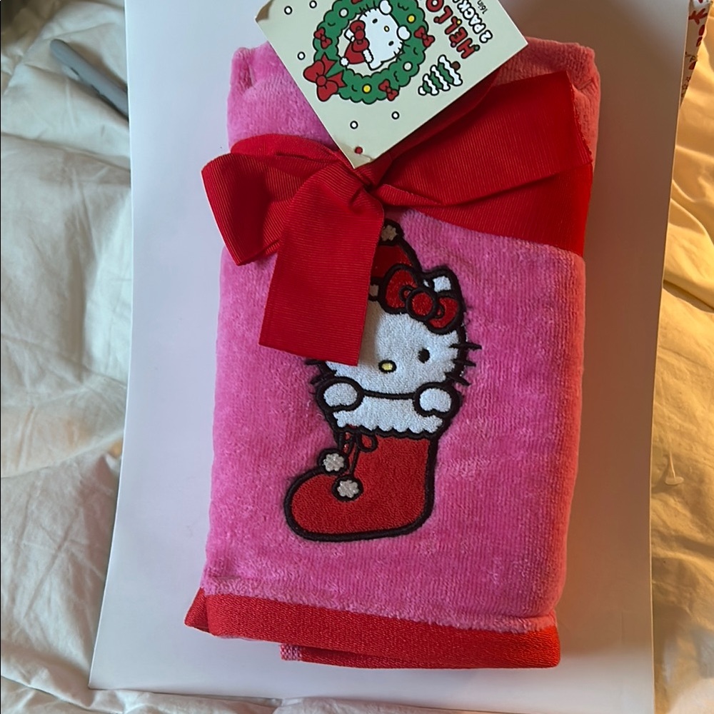 Hello Kitty Pink Holiday Towel Set